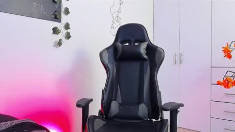 Snapshot of oliver_bray chatting on February 1, 2026, 12:20 am Oliver bray online show from February 1, 2026, 12:20 am