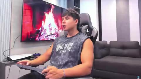 Snapshot of oliver_bray chatting on March 26, 2026, 12:39 am Oliver bray online show from March 26, 2026, 12:39 am