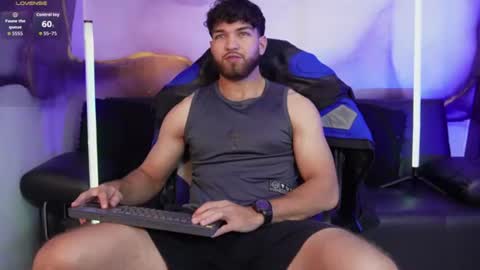 Snapshot of oliver_dallas1 chatting on June 20, 2026, 5:43 am Oliver Dallas online show from June 20, 2026, 5:43 am