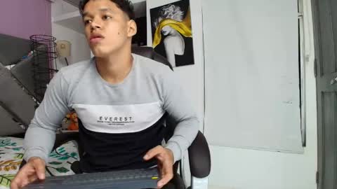 Snapshot of oliver_evans_19 chatting on April 16, 2026, 1:50 am O L I V E R online show from April 16, 2026, 1:50 am