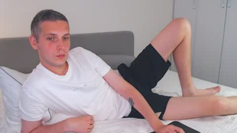 Snapshot of oliver_hort chatting on July 14, 2026, 4:13 pm Oliver online show from July 14, 2026, 4:13 pm