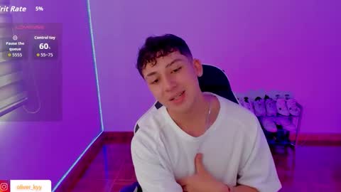 oliveeer online show from September 24, 2025, 6:33 pm