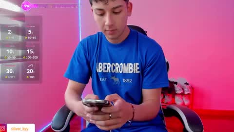 oliveeer online show from October 20, 2025, 7:36 pm