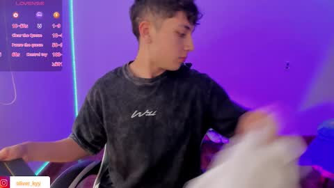 oliveeer online show from December 16, 2025, 7:08 pm