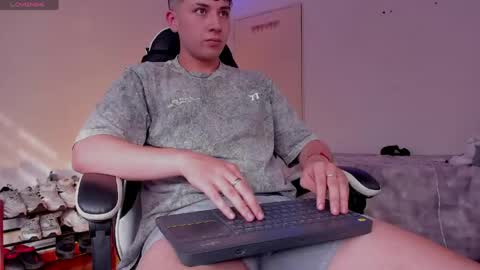 oliveeer online show from April 18, 2026, 9:26 pm