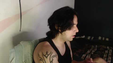 oliver_laid_2023 online show from December 17, 2024, 3:39 am