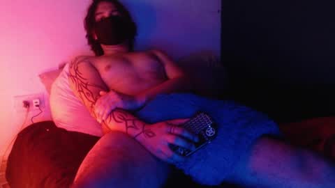 oliver_laid_2023 online show from January 5, 2025, 12:31 pm