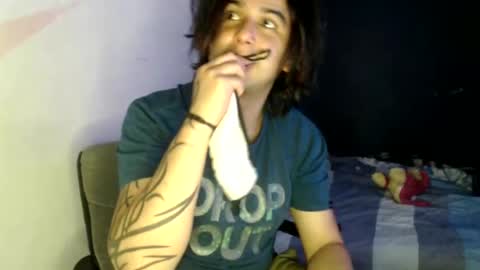 oliver_laid_2023 online show from February 12, 2025, 10:59 pm