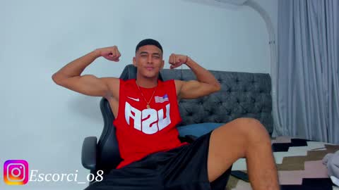 oliver_smith_2 online show from December 20, 2024, 4:36 pm