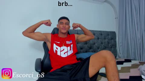 oliver_smith_2 online show from September 19, 2025, 5:02 pm