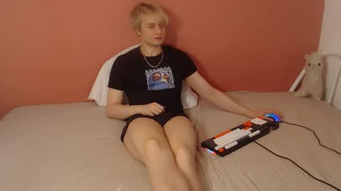 Oliver online show from April 15, 2026, 1:23 am