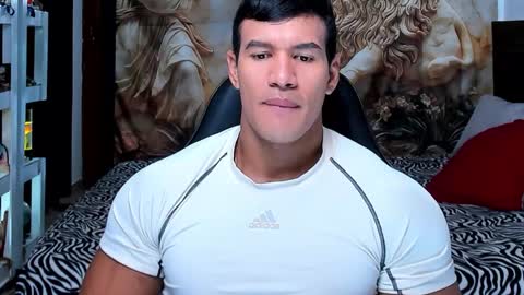 Snapshot of oliver_tommy chatting on November 3, 2025, 12:39 pm oliver_tommy online show from November 3, 2025, 12:39 pm