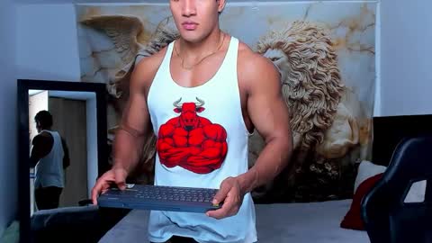 Snapshot of oliver_tommy chatting on November 18, 2025, 2:32 pm oliver_tommy online show from November 18, 2025, 2:32 pm