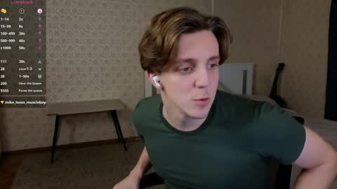 Snapshot of oliver_travis chatting on December 6, 2024, 1:07 am Oliver Evans online show from December 6, 2024, 1:07 am