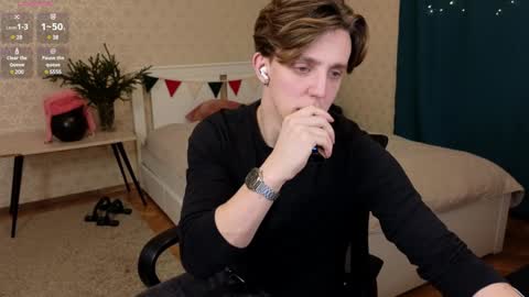 Snapshot of oliver_travis chatting on January 2, 2025, 10:55 pm Oliver Evans online show from January 2, 2025, 10:55 pm