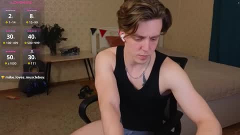 Snapshot of oliver_travis chatting on February 23, 2025, 9:59 pm Oliver Evans online show from February 23, 2025, 9:59 pm