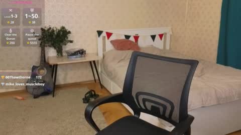 Snapshot of oliver_travis chatting on February 24, 2025, 1:02 am Oliver Evans online show from February 24, 2025, 1:02 am