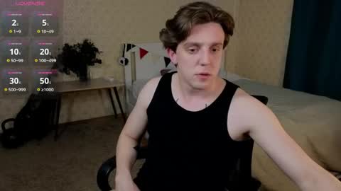 Snapshot of oliver_travis chatting on April 25, 2026, 3:42 am Oliver Evans online show from April 25, 2026, 3:42 am