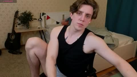 Snapshot of oliver_travis chatting on May 1, 2026, 2:49 am Oliver Evans online show from May 1, 2026, 2:49 am