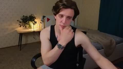 Snapshot of oliver_travis chatting on July 4, 2026, 3:13 am Oliver Evans online show from July 4, 2026, 3:13 am