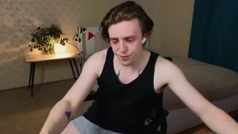 Snapshot of oliver_travis chatting on July 8, 2026, 3:11 am Oliver Evans online show from July 8, 2026, 3:11 am