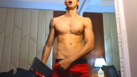 Oliver bennet online show from March 10, 2025, 9:51 pm