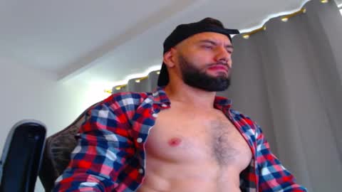 oliver online show from October 31, 2025, 2:40 pm