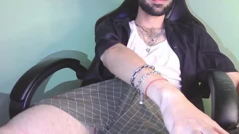 Snapshot of olivereff chatting on April 30, 2026, 1:34 am Oliver online show from April 30, 2026, 1:34 am