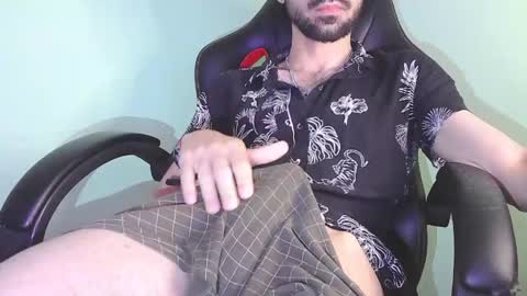 Snapshot of olivereff chatting on May 20, 2026, 4:13 pm Oliver online show from May 20, 2026, 4:13 pm