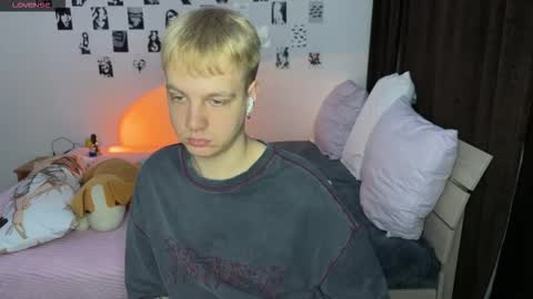 oliver online show from October 24, 2025, 2:57 pm