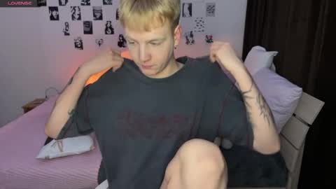 oliver online show from October 25, 2025, 3:03 am