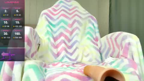 Snapshot of olivia_k_ chatting on July 14, 2026, 2:05 am Olivia Hi guys Follow me online show from July 14, 2026, 2:05 am