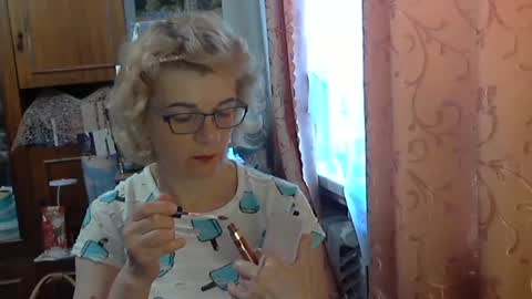 Snapshot of olivia_mia25 chatting on June 15, 2026, 7:43 am Olivia Mia online show from June 15, 2026, 7:43 am