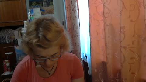 Snapshot of olivia_mia25 chatting on June 16, 2026, 8:39 am Olivia Mia online show from June 16, 2026, 8:39 am