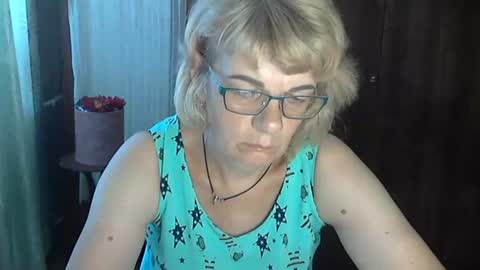 Olivia Mia online show from August 7, 2026, 9:33 am