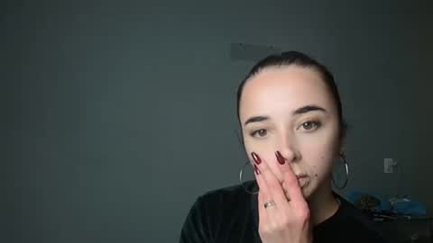 Olivia online show from October 31, 2025, 11:17 pm