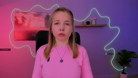 Sweet Olivia online show from April 19, 2026, 7:40 am