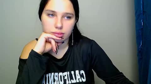 Snapshot of olivia_red_ chatting on October 10, 2025, 4:22 am Olivia online show from October 10, 2025, 4:22 am