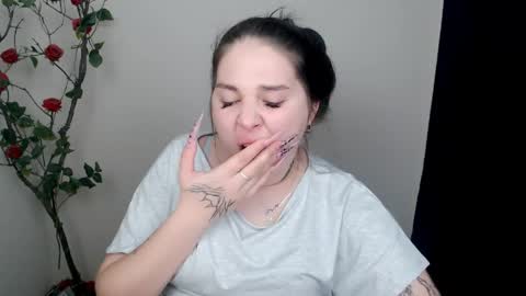 Snapshot of olivia_red_ chatting on May 25, 2026, 8:37 pm Olivia online show from May 25, 2026, 8:37 pm