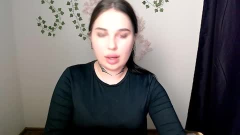 Snapshot of olivia_red_ chatting on June 4, 2026, 7:42 pm Olivia online show from June 4, 2026, 7:42 pm