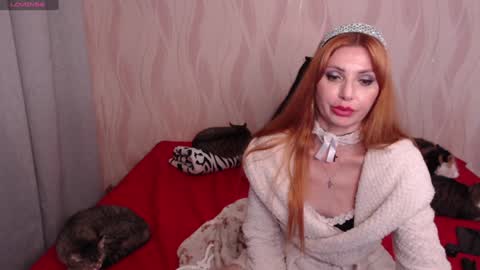 Snapshot of olivia_redd chatting on December 1, 2024, 11:58 pm Olivia online show from December 1, 2024, 11:58 pm