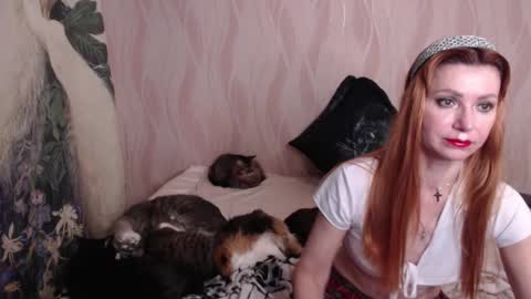Snapshot of olivia_redd chatting on February 16, 2025, 10:10 pm Olivia online show from February 16, 2025, 10:10 pm