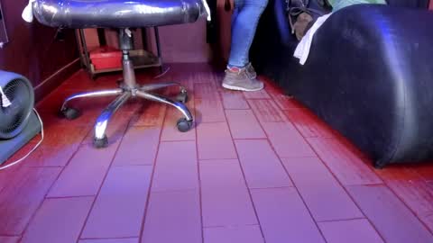 Snapshot of olivia_seex chatting on January 19, 2025, 12:50 pm online show from January 19, 2025, 12:50 pm