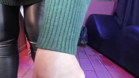 Snapshot of olivia_seex chatting on February 2, 2025, 12:24 pm online show from February 2, 2025, 12:24 pm