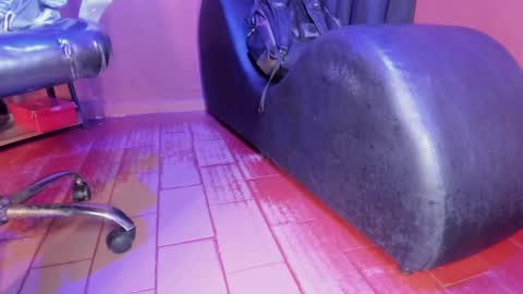 Snapshot of olivia_seex chatting on February 18, 2025, 1:00 pm online show from February 18, 2025, 1:00 pm