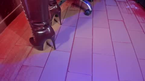 Snapshot of olivia_seex chatting on February 21, 2025, 1:33 pm online show from February 21, 2025, 1:33 pm