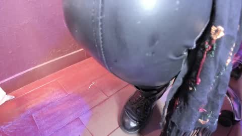 Snapshot of olivia_seex chatting on March 6, 2025, 1:24 pm online show from March 6, 2025, 1:24 pm