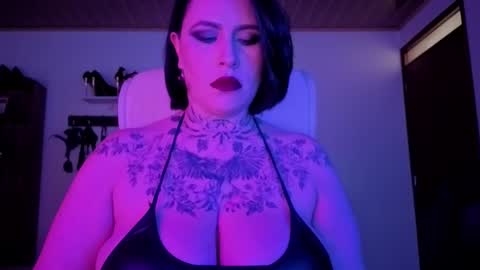 Snapshot of olivia_seex chatting on October 20, 2025, 2:17 pm online show from October 20, 2025, 2:17 pm