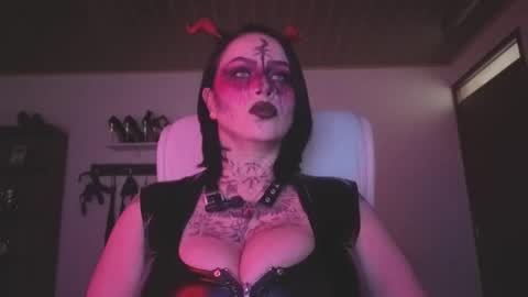 Snapshot of olivia_seex chatting on October 28, 2025, 1:36 pm online show from October 28, 2025, 1:36 pm
