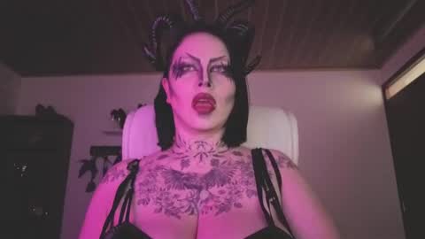 Snapshot of olivia_seex chatting on November 4, 2025, 12:48 pm online show from November 4, 2025, 12:48 pm